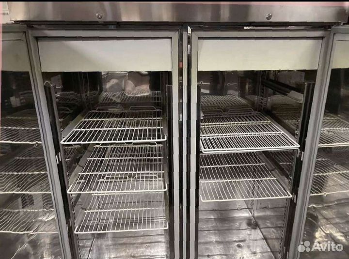 Универсальный холодильный шкаф Isa GE 1400