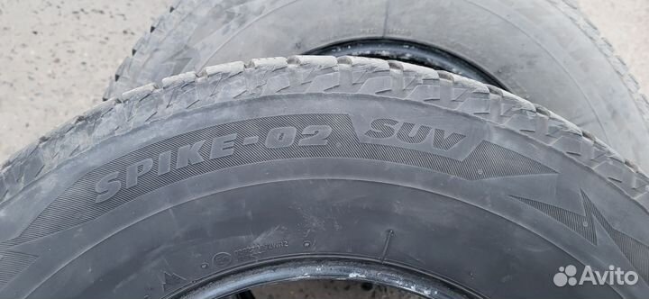 Bridgestone Blizzak Spike-02 SUV 245/70 R16