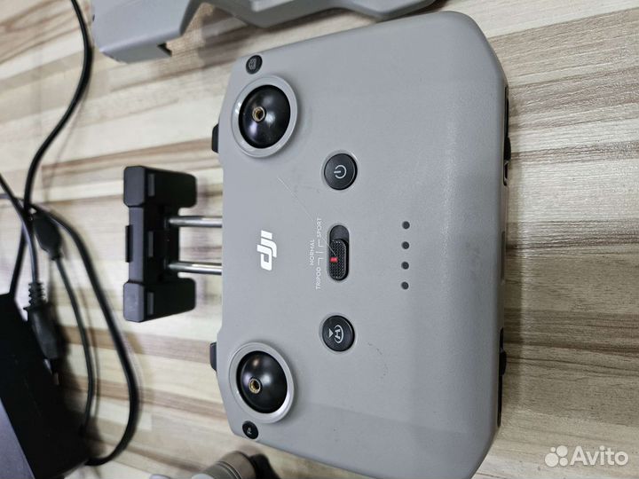 Квадрокоптер DJI mavic air 2