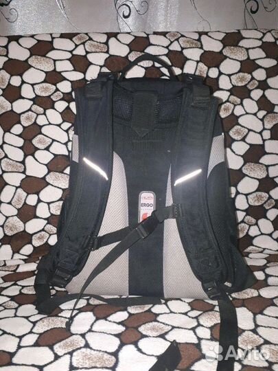 Рюкзак школьный