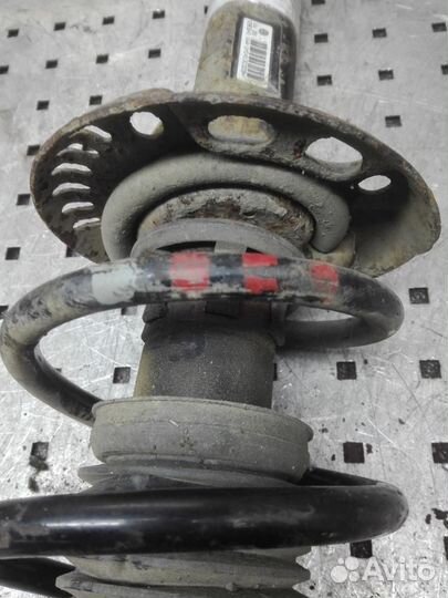 Амортизатор/стойка передняя левая Volkswagen Golf