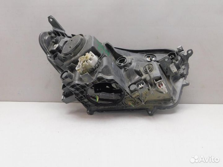 Фара левая Toyota RAV4