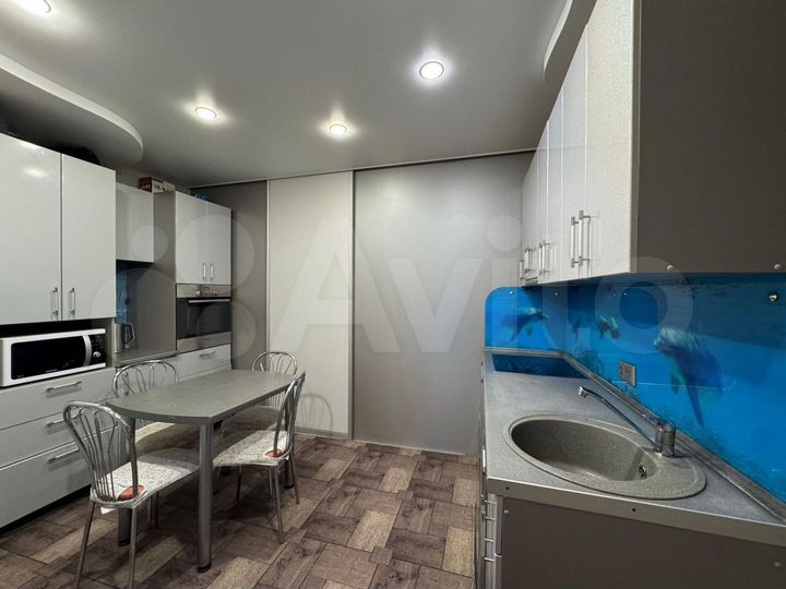 3-к. квартира, 95,9 м², 1/9 эт.