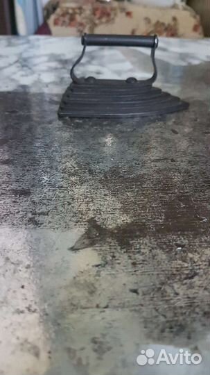 Утюг старинный