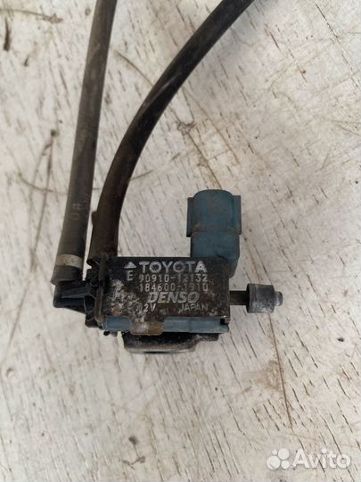 Lexus RX4 Клапан вакуумный