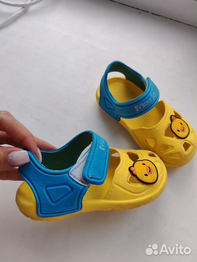 Сандалии на липучках