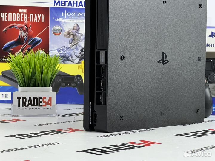 PS4 Slim Два Геймпада 600 Игр