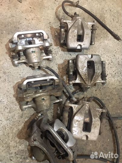 Суппорт тормозной Toyota Highlander 2