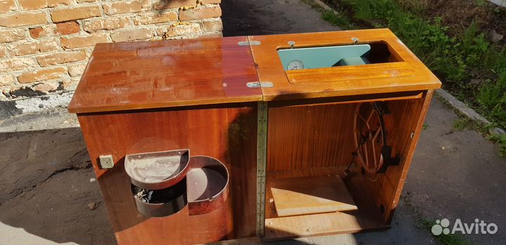 Швейная машинка Чайка-2