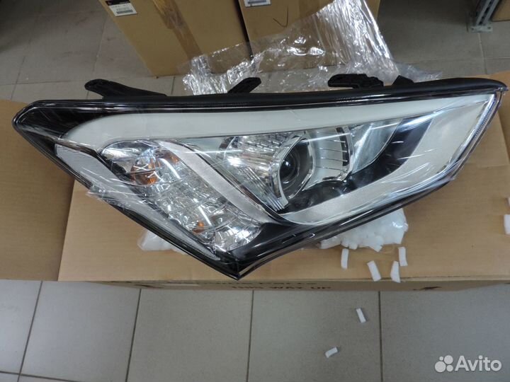 Фара правая Hyundai Santa Fe 3 DM (2012-2018)