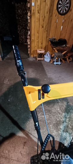 Снегоуборщик бензиновый