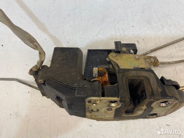 Замок боковой двери передний правый Kia Spectra