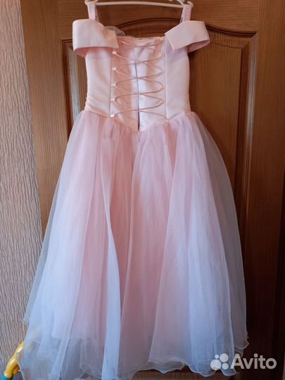 Нарядное бальное платье