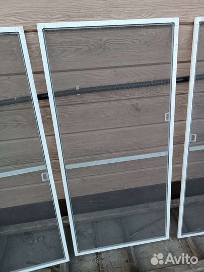 Оконные сетки б/у размер 1215 мм. на 585 мм