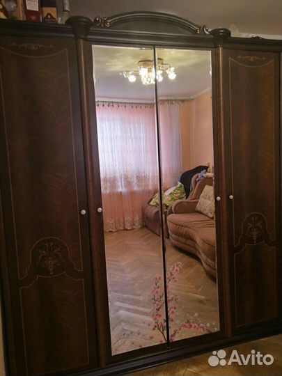 Шкаф