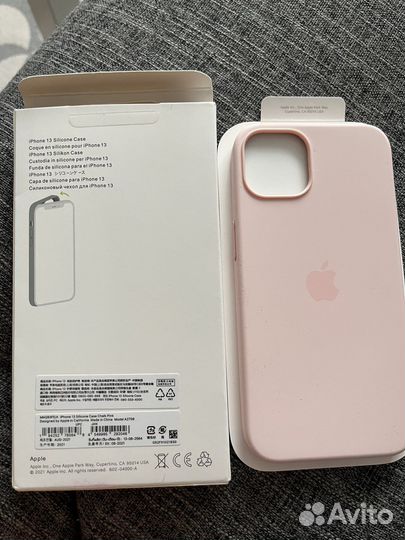 Чехол на iPhone 13