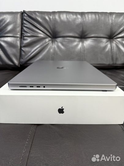 Apple macbook pro 16, на m1 pro, 512 GB