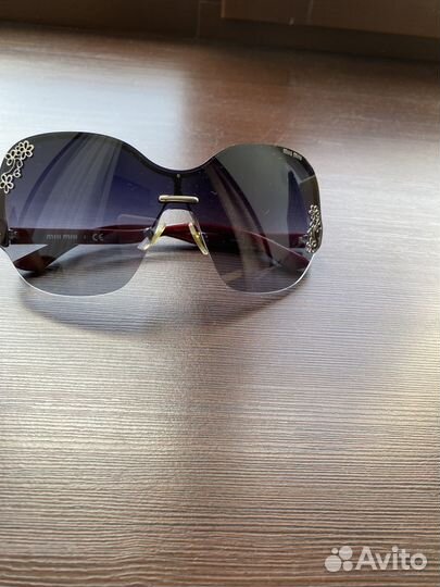 Солнцезащитные очки miu miu