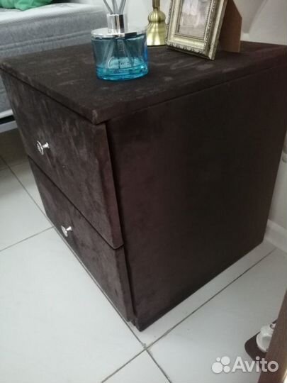 Тумба прикроватная