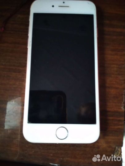 Телефон iPhone 6s