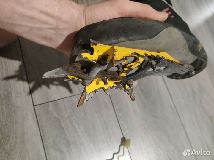 Кошкоботы спортивные, альпинистские 43 размер