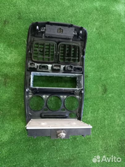Консоль в салон Hyundai Accent 2000-2011