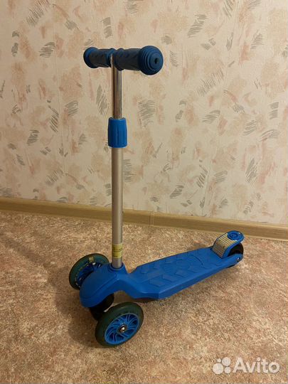 Самокат детский со светящимися колесами