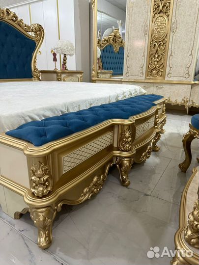 Спальный гарнитур