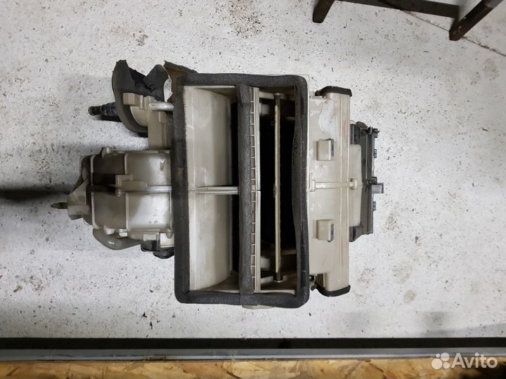 Корпус печки на Мазда 3 вк климат