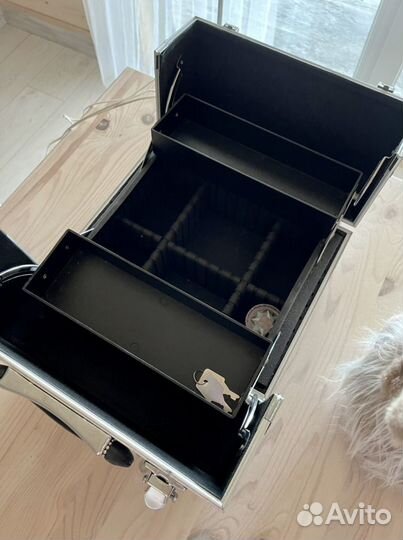 Бокс кейс визажиста для косметики серебристый