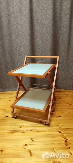 Сервировочный столик