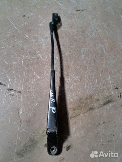 Поводок дворников правый Skoda Fabia