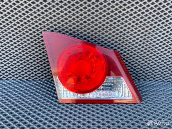 Фонарь в крышку багажника левый Honda Civic FD(4Д)