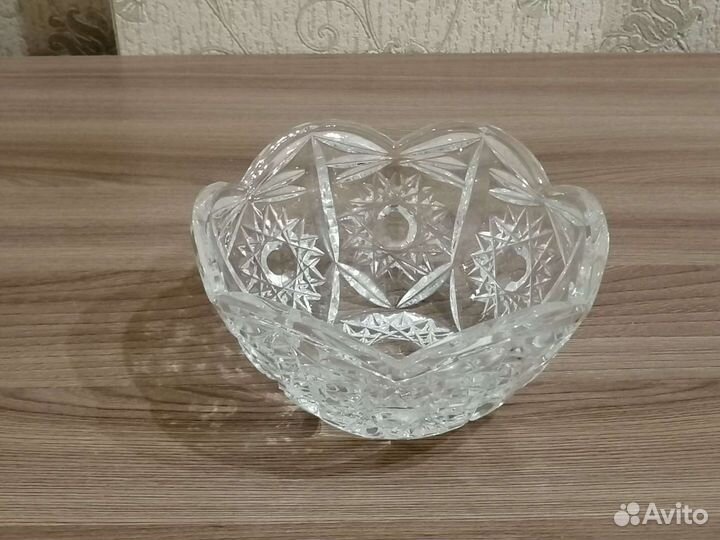 Хрустальная конфетница