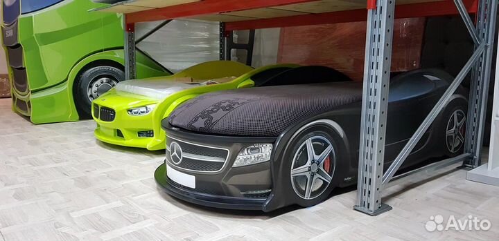 Детская кровать машина