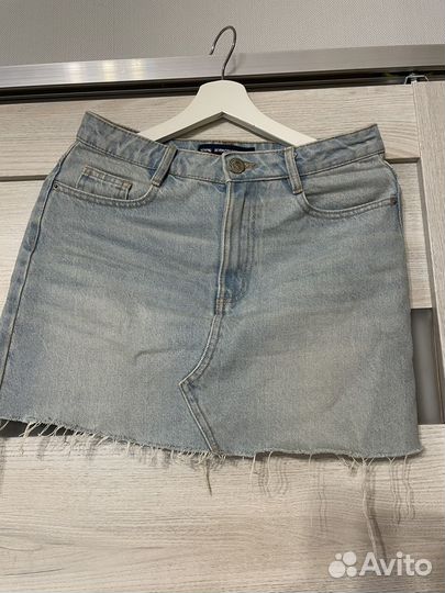 Короткая джинсовая юбка