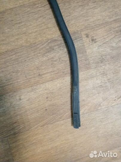 Уплотнитель стекла двери передний правый