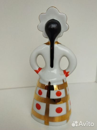 Статуэтка фарфор Девушка в кокошнике СССР