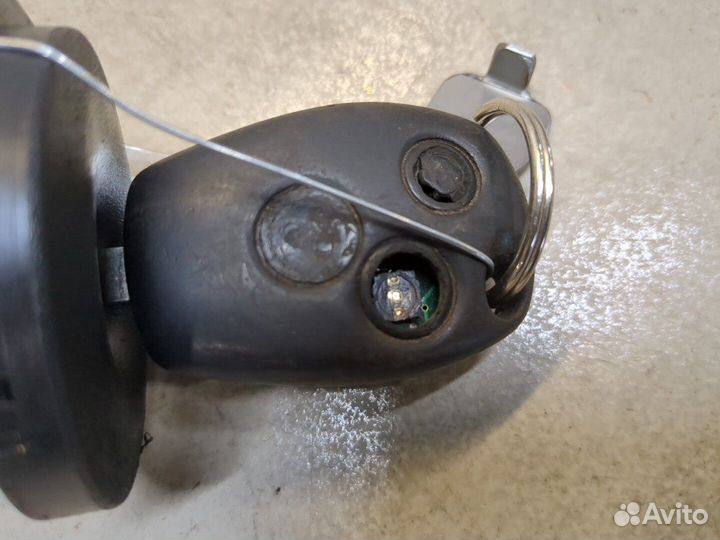 Замок зажигания Renault Twingo, 2011