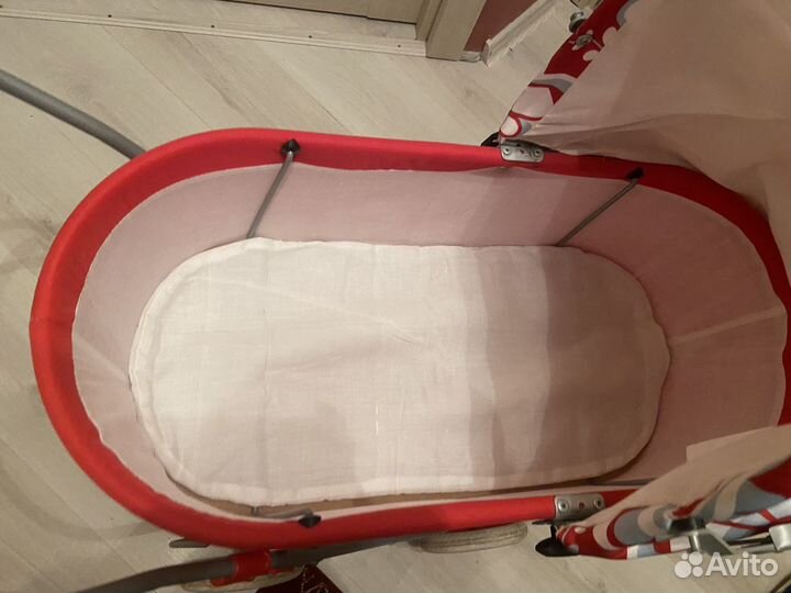 Коляска кукольная