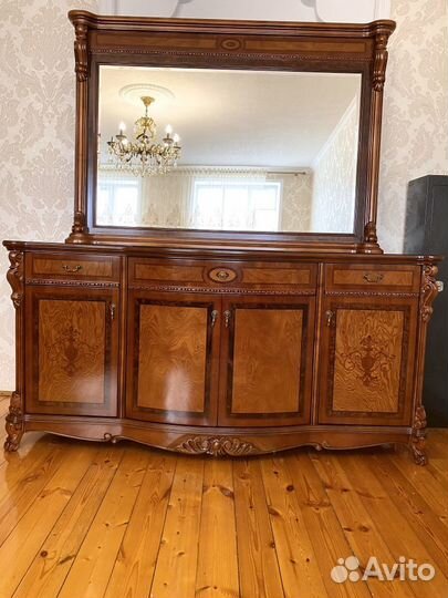 Итальянская гостиная деревянная