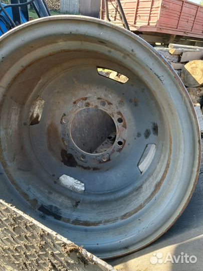 Колесный диск на комбайн