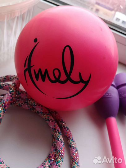 Булавы, шар, скакалка, лента для худож. гимнастики