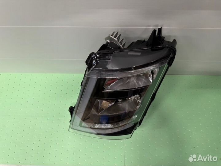Фара галогеновая левая Volvo Fh4 Fm4
