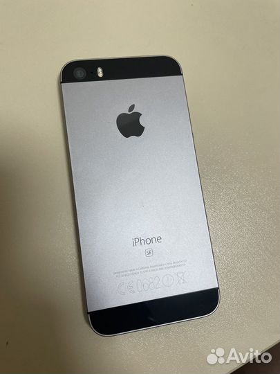 iPhone SE, 32 ГБ