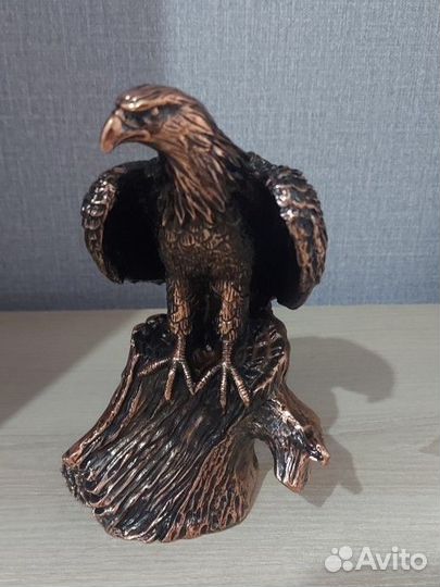 Статуэтка птица