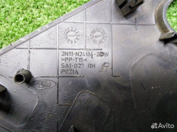 Накладка двери Ford Fusion 2006