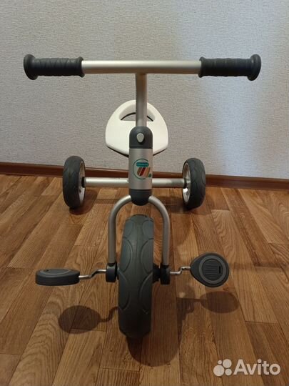 Трехколесный велосипед