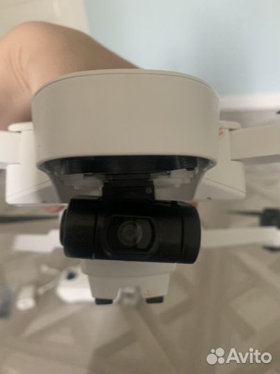 Квадрокоптер с камерой hubsan zino