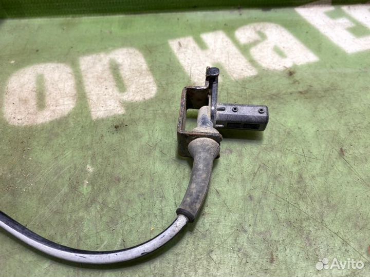 Датчик ABS передний левый Infiniti G35 V35 VQ35DE